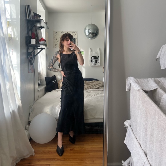 🖤 Meet your Posher 🖤 - Picture 4 of 7